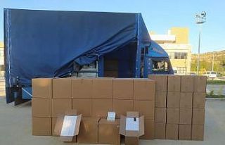 Kamyonette bir milyon 200 bin adet kaçak boş makaron...