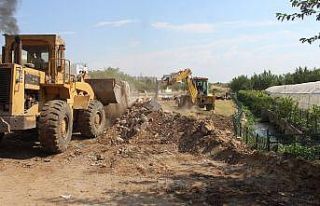 Kanal Boyu Parkı’nın ikinci etap çalışmalarına...