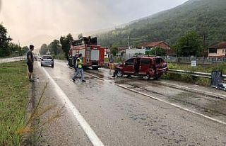 Karabük’te kontrolden çıkan hafif ticari araç...