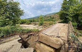 Karabük’te köprü çöktü, yol ulaşıma kapandı
