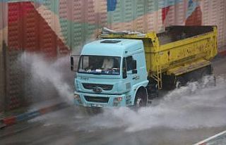 Karabük’te sağanak sonrası yollar göle döndü