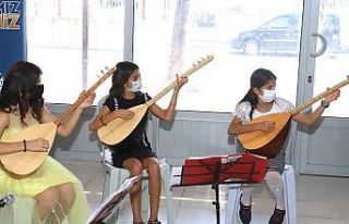 Karacailyas Kültür ve Sanat Evi kursiyerleri hünerlerini...