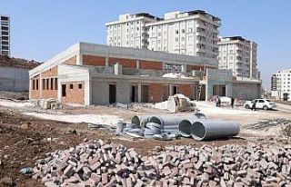 Karaköprü’de kapalı yüzme havuzu çalışmaları...