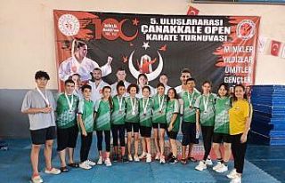 Karatede Salihli Belediyespor farkı