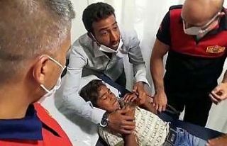 Kaşına batan kanca hastanede itfaiye tarafından...