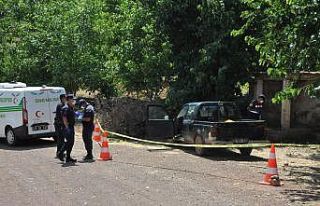 Kavak kesmeye giden şahıs kamyonetinde ölü olarak...