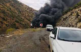 Kayganlaşan yolda kaza yapan tır yanarak kül oldu