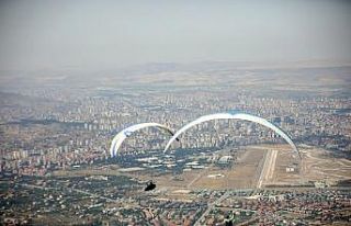 Kayseri’de yamaç paraşütü heyecanı