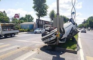Kazadan kaçan otomobil takla attı: 1 yaralı