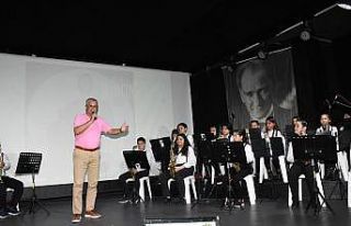 Kemer Belediyesi çocuk ve gençlik bandosu konser...