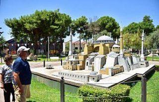 Kepez Açık Hava Müzesi’ne yerli ve yabancı turistlerden...