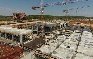 Kepez’deki, Antalya Şehir Hastanesi inşaatı yükseliyor