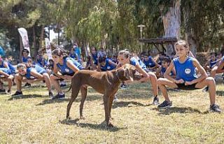 ‘Kır Çiçekleri’, Tarsus Gençlik Kampında...