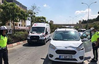 Kırmızı ışıkta görünmez kaza