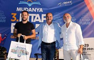 Kitap Fuarı’nda sahne çocuk ve gençlerin