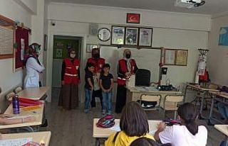 Kızılay gönüllülerinden, Kuran Kursu öğrencilerine...