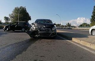 Kocaeli’de iki otomobil çarpıştı: 1 yaralı