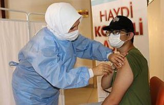 Kocaeli’de lise öğrencileri aşılandı