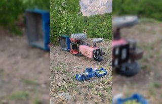 Kontrolden çıkan traktör devrildi: 2 yaralı