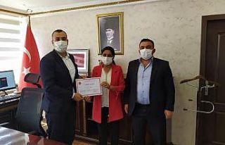 Köy muhtarından afetzedelere anlamlı bağış