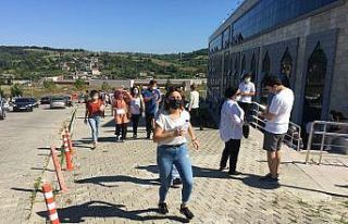 KPSS için sınav salonları önünde uzun kuyruklar...