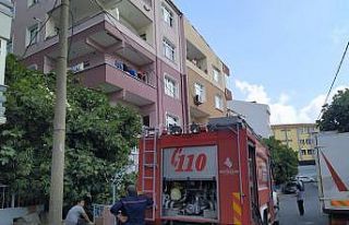 Küçükçekmece’de buzdolabı patladı, son anda...