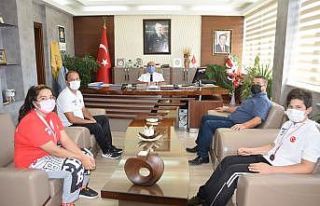 Kumluca Kaymakamı Kolsuz, madalyalı judocuları...