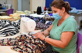 Kursiyerler Manavgat’a gönderilmek üzere şalvar...