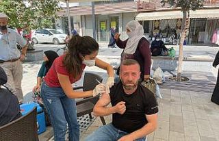 Kurulan aşı çadırlarına ilgi büyük