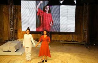 Kuşadası Belediye Tiyatrosu 14. Türkiye Tiyatro...