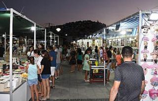 Kuşadası kitap günleri ziyaretçilerini ağırlamaya...