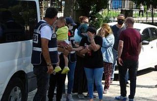 Lüks araçla hırsızlık avına çıkan 5 kişi...