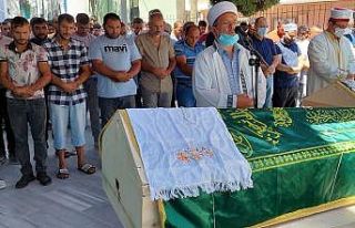 Maçta kale direğinin altında kalan çocuk son yolculuğuna...