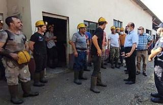 Maden işçilerine kaymakamdan ziyaret