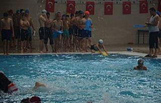 Malatya’da yüzme bilmeyen çocuklara ve gençlere...