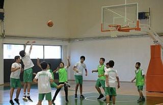Mamaklı minikler turnuvada boy gösteriyor