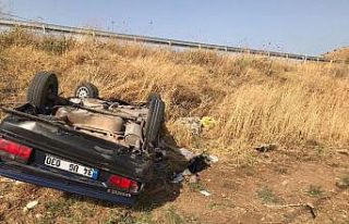 Manisa’da kontrolden çıkan araç tarlaya uçtu:...