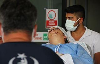 Manisa’daki otobüs kazasında yaralananların tedavileri...