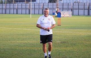 Mehmet Altıparmak: “Futbolcuya değil, takıma...