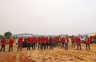 Menteşe Belediyesi, yangınlarda sahadaki ekiplerin...