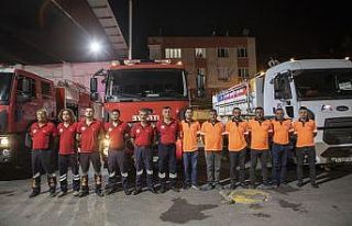 Mersin Büyükşehir Belediyesi ekipleri, sel bölgesine...