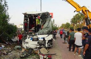 Mersin’de otobüs şarampole yuvarlandı: 33 yaralı