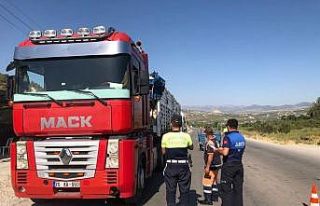 Mersin’de yük taşıyan araçlara denetim