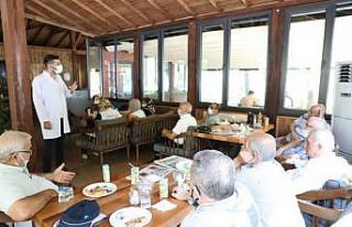 Millet kıraathanesinde sağlık semineri