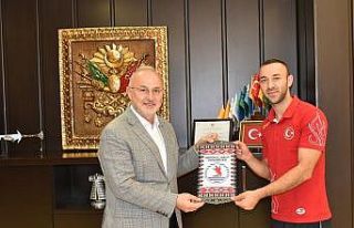 Milli atlet Necati Er: “Madalya alamadığım için...