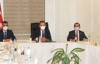 Milli Eğitim Bakanı Özer, Ahlat’ta il müdürleriyle...