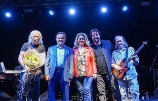 Moğollar müzik grubu Bileciklilere güzel bir gece...