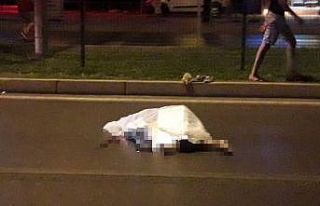 Motosikletin çarptığı Rus turist, olay yerinde...