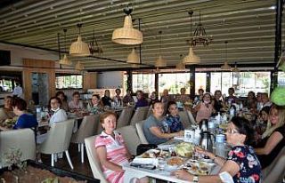 Mudanyalı kadınlar yangınzedeler için toplandı