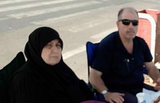 Muhtar oğlunun ikna edemediği kadın aşı olmadı,...